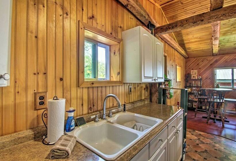 Cozy Cabin Retreat ~ 2 Mi To White Mountain Skiing