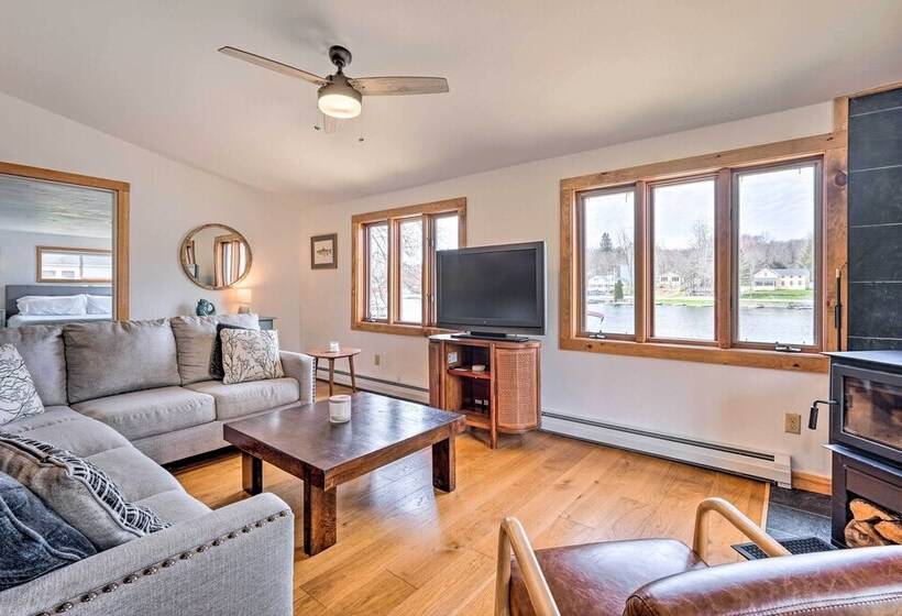 Cozy Castleton Cabin With Fire Pit + Water Access!