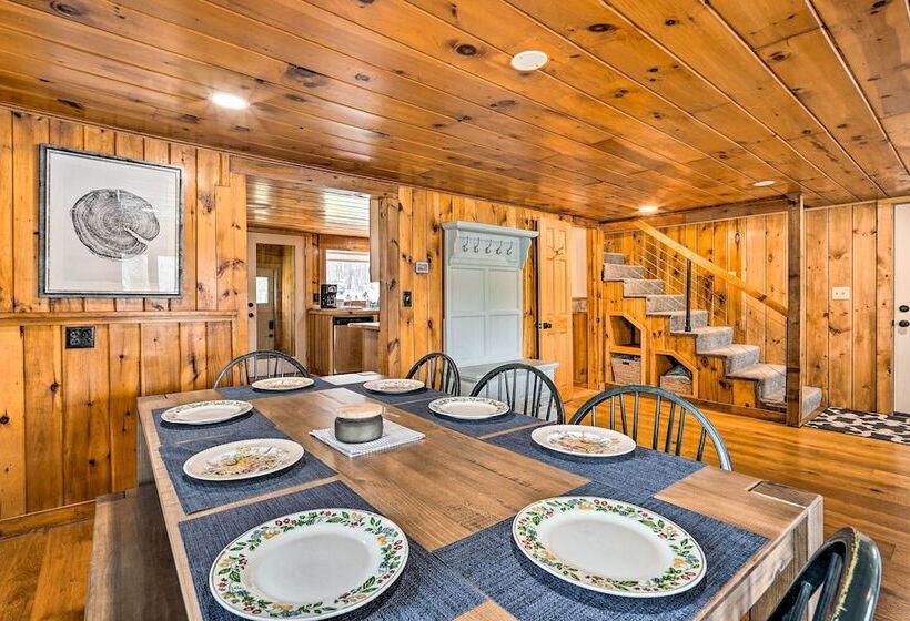 Cozy Castleton Cabin With Fire Pit + Water Access!