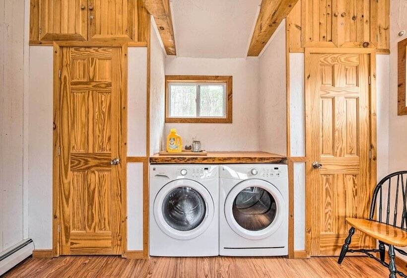 Cozy Castleton Cabin With Fire Pit + Water Access!