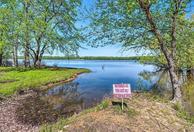 Cozy Hardin Retreat W/ Lake Kentucky View!