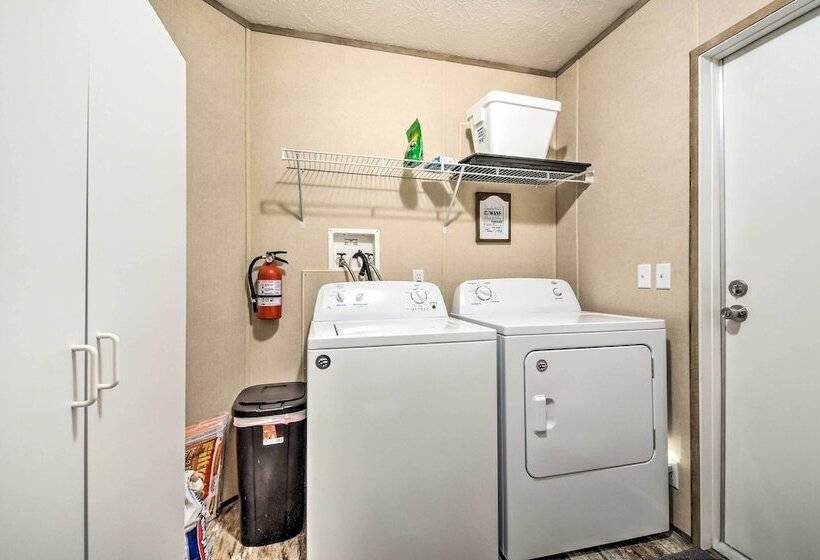 Cozy Hardin Retreat W/ Lake Kentucky View!