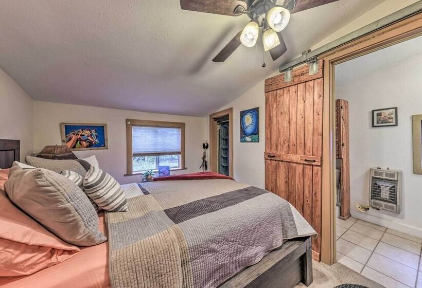 Cozy High Rolls Cottage Near Hiking Trails!