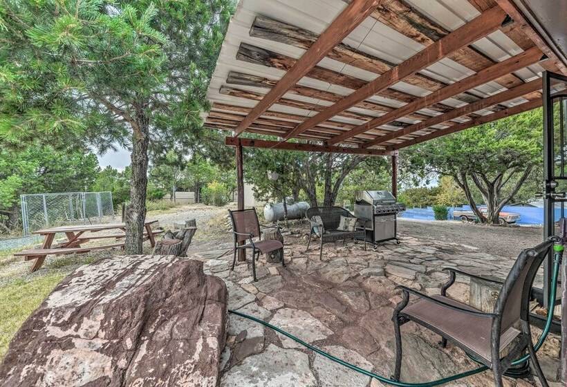 Cozy High Rolls Cottage Near Hiking Trails!