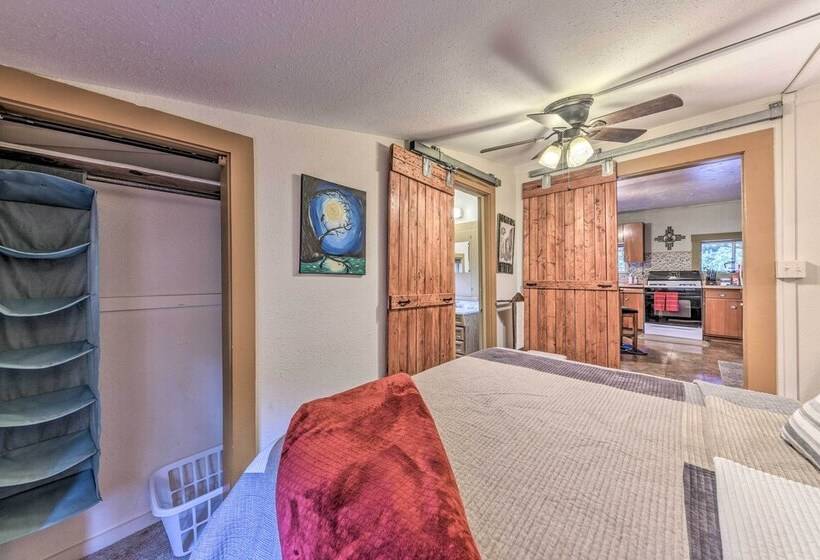 Cozy High Rolls Cottage Near Hiking Trails!