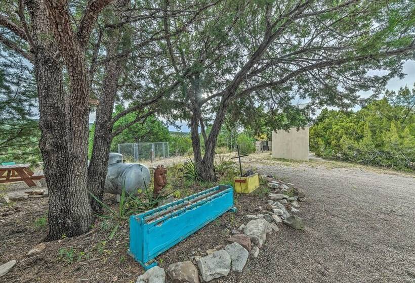 Cozy High Rolls Cottage Near Hiking Trails!