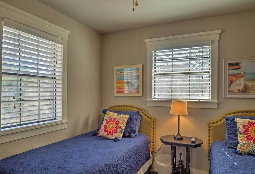 Cozy Home Blocks To Georgetown Square & Su!