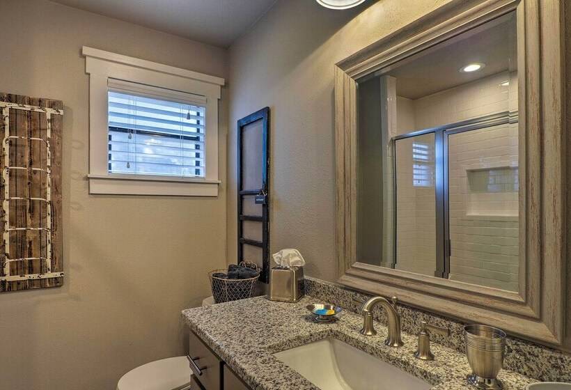 Cozy Home Blocks To Georgetown Square & Su!