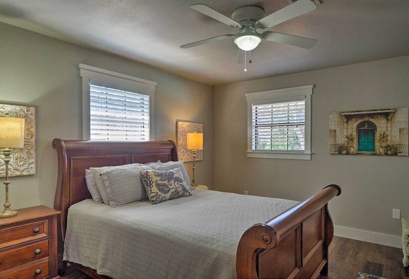 Cozy Home Blocks To Georgetown Square & Su!