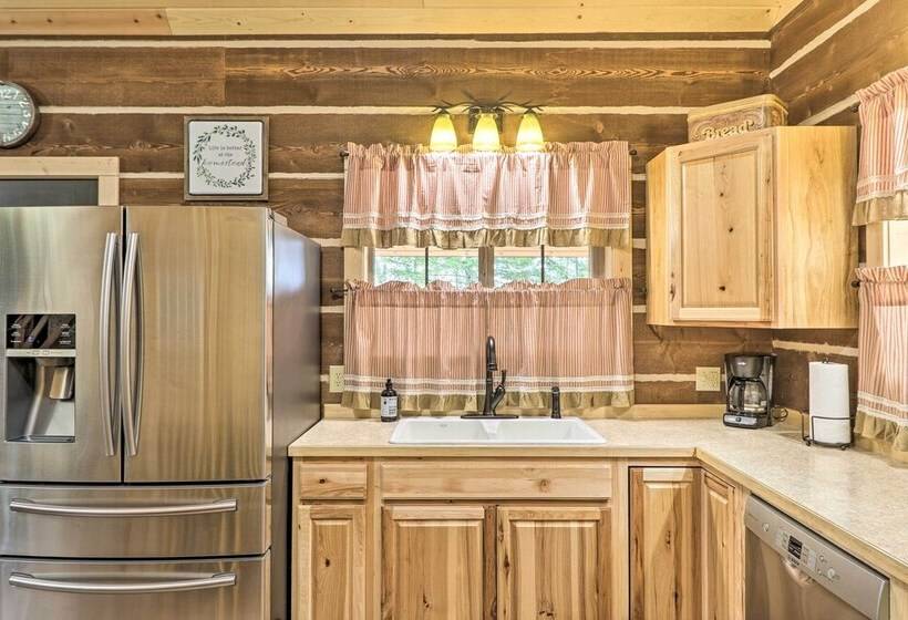 Cozy Homestead Cabin At Base Of Columbia Mountain!