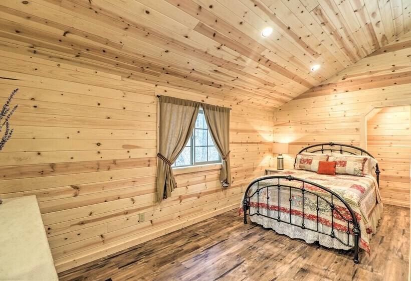 Cozy Homestead Cabin At Base Of Columbia Mountain!