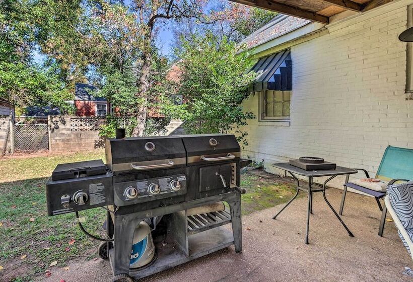 Cozy Montgomery Home: Just 2 Mi To Downtown!