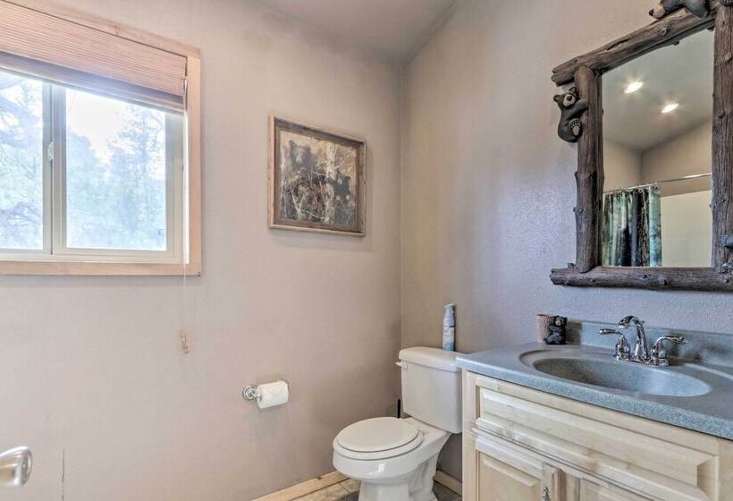 Cozy Heber Overgaard Cabin W/ Fire Pit, Game Room!