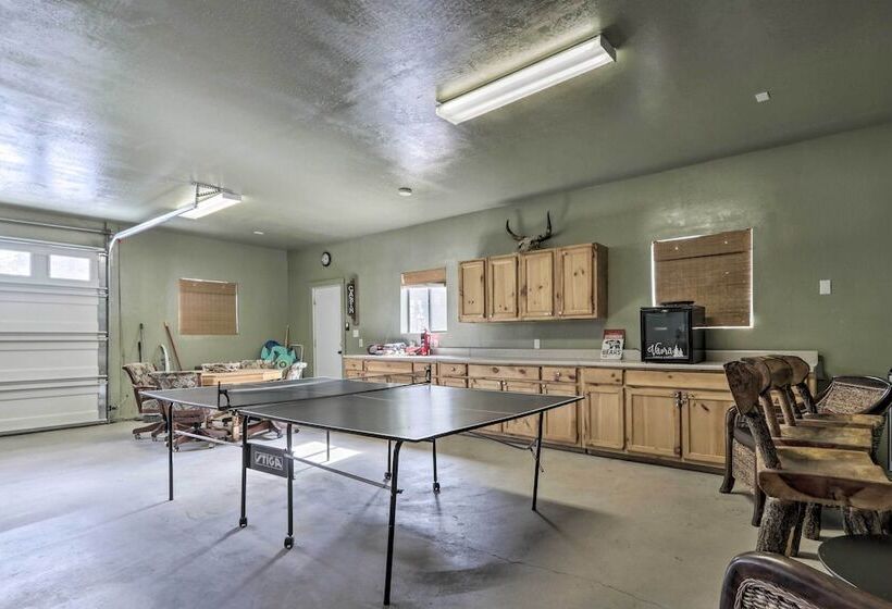 Cozy Heber Overgaard Cabin W/ Fire Pit, Game Room!