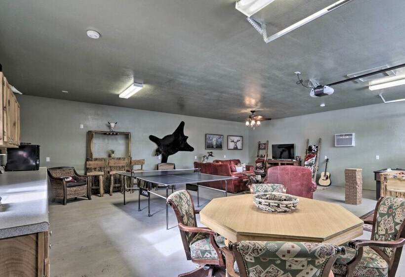 Cozy Heber Overgaard Cabin W/ Fire Pit, Game Room!