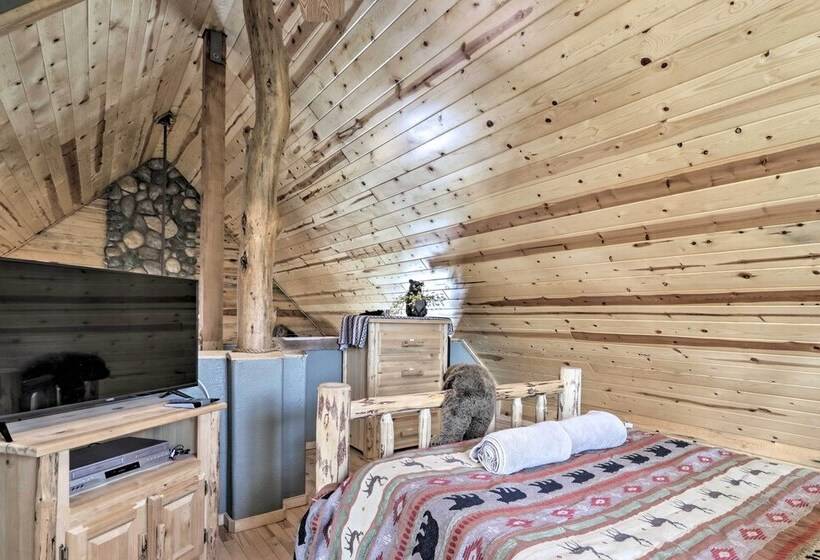 Cozy Heber Overgaard Cabin W/ Fire Pit, Game Room!