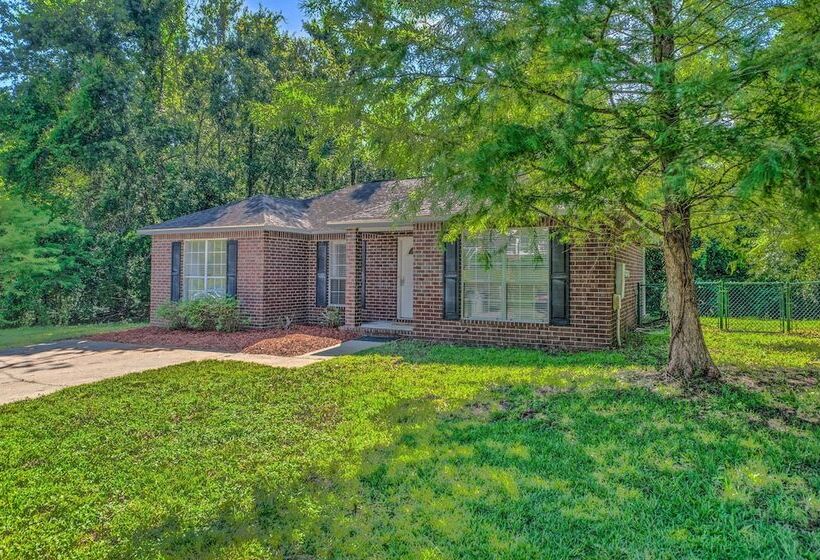 Home 10 Mi To Downtown Pensacola: Pets Welcome!