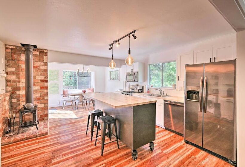 Cozy Retreat W/ Deck ~ 2 Mi To Pinecrest Lake!