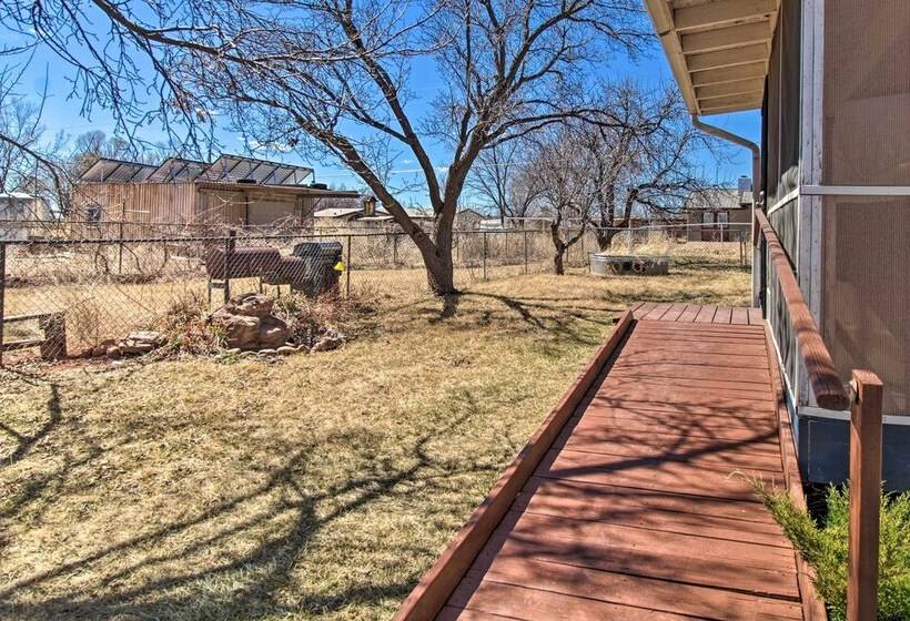 Cozy Taylor Home W/ Fireplace   Hiking Nearby