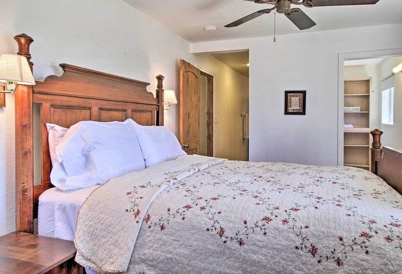 Cozy Taylor Home W/ Fireplace Hiking Nearby