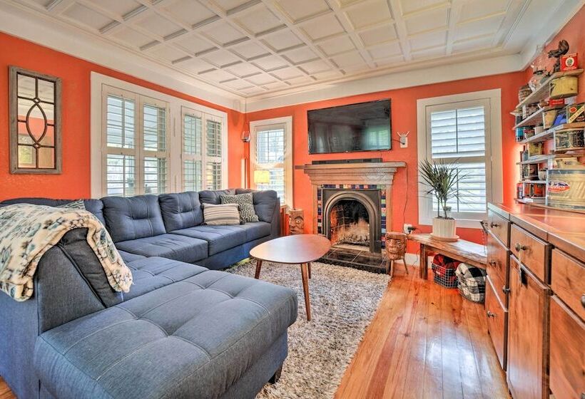 Cozy Wooded Retreat: 2 Mi To Dtwn Brevard!