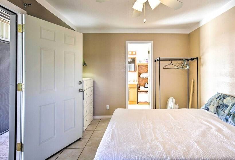 Cozy Yuma Retreat W/ Furnished Patio & Grill!