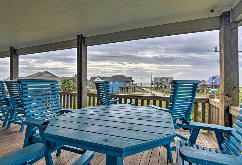 Deck & Ocean Views: Home In Crystal Beach!