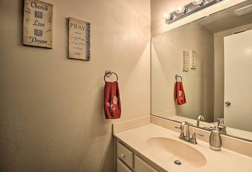 Daytona Area Home ~ 3 Mi To Beach: Swim & Explore!