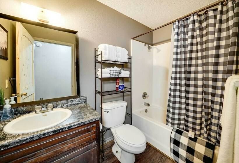 Deer Camp Run  Escape W/ Hot Tub & Game Room