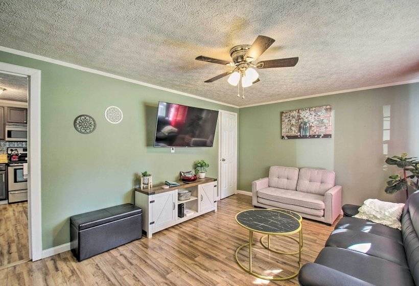 Dog Friendly Fayetteville Home W/ Hot Tub!