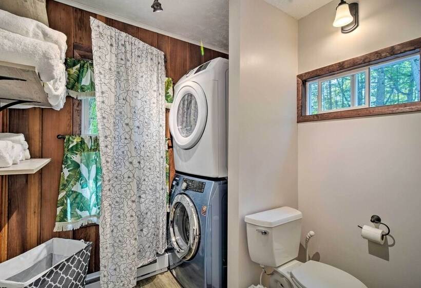 Dog Friendly Home Near Crystal Mtn & Outdoor Rec!