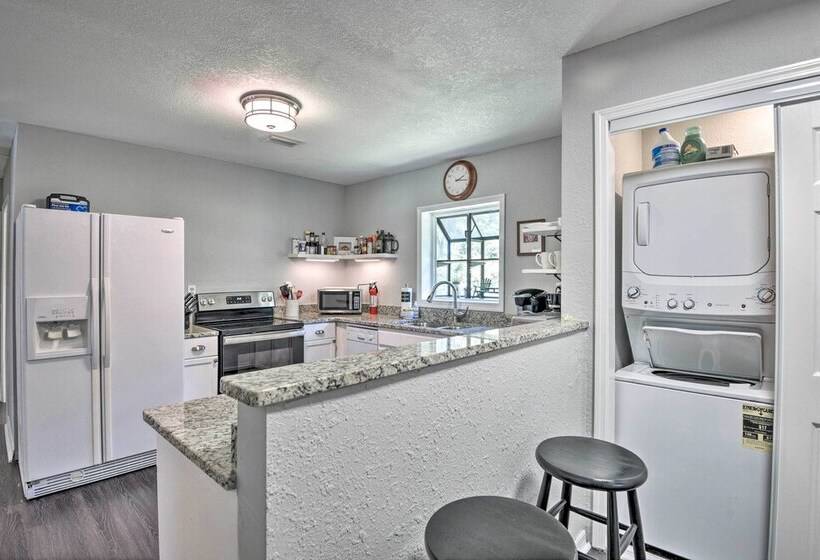 Dog Friendly Home W/ Gas Grill   Walk To Rose Bay!