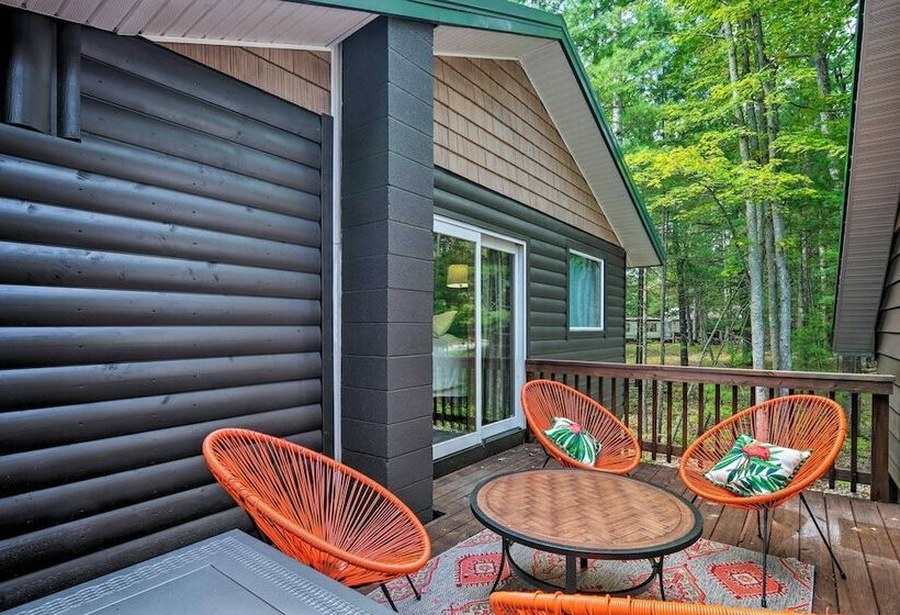 Dog Friendly Home Near Crystal Mtn & Outdoor Rec!