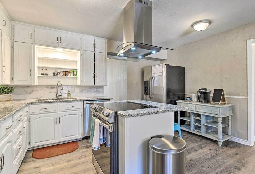 1 Mi To At&t Stadium: Downtown Arlington Home