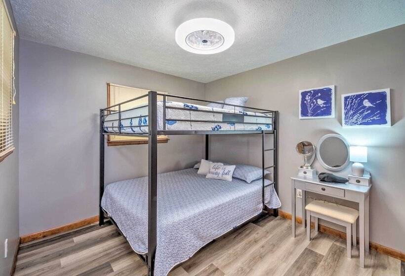 Lake Cumberland Eclectic Retreat: Fire Pit + Views