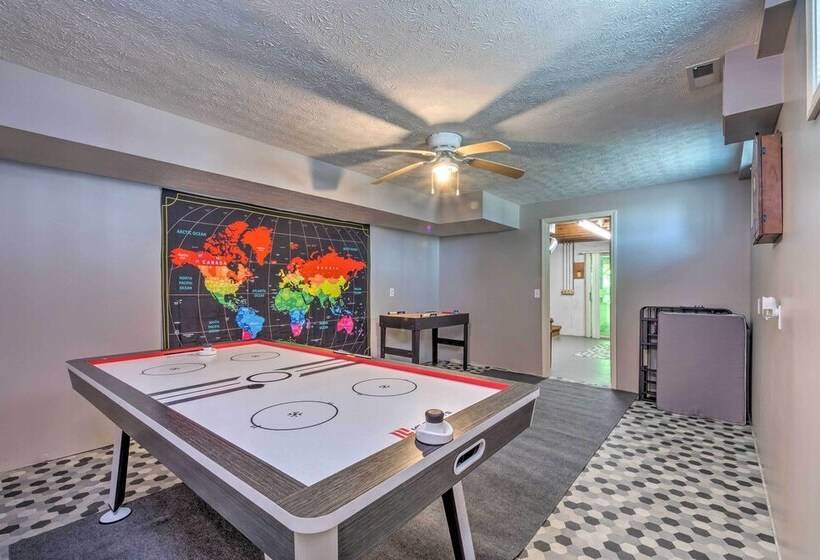 Lake Cumberland Eclectic Retreat: Fire Pit + Views