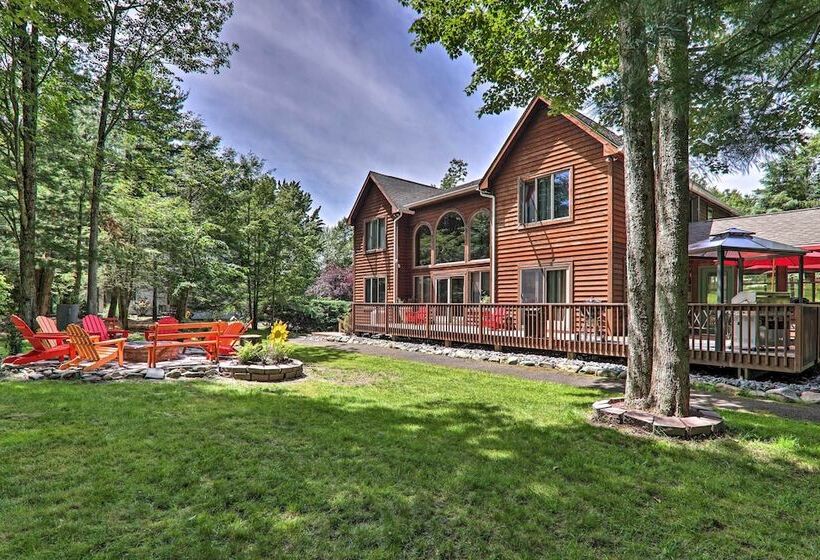 Fire Pit & Bbq: Elegant Split Rock Resort Getaway!