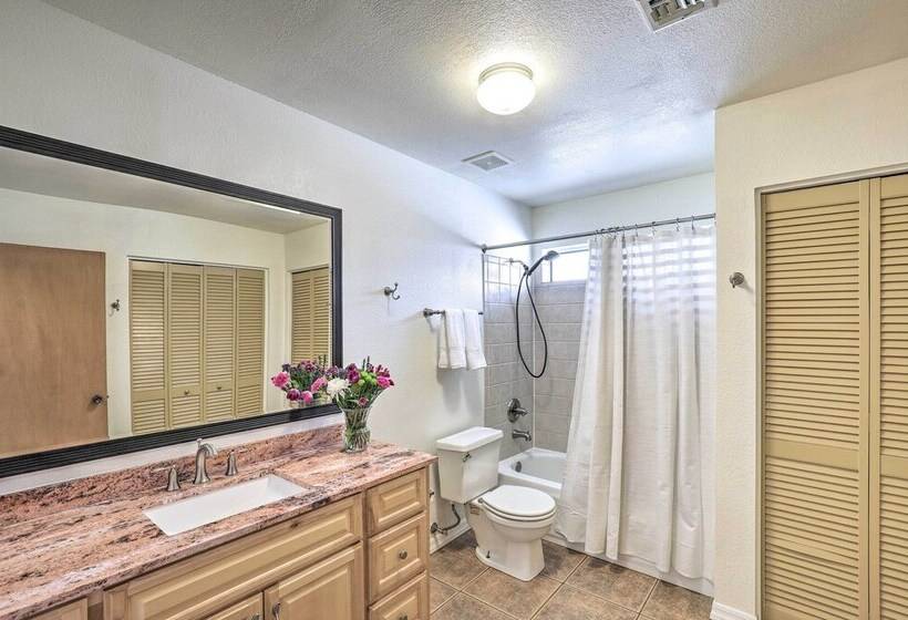 Elgin Home W/ Mountain Views ~ 3 Miles To Wineries