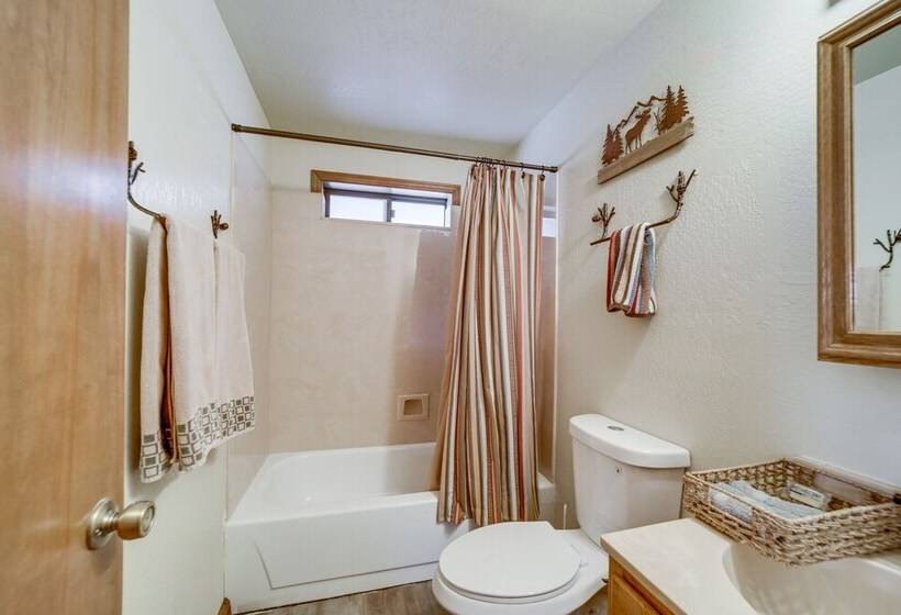 Munds Park Cabin: A/c, Grill, & Fire Pit!