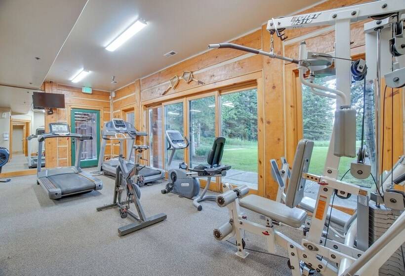 Family Friendly Cabin: Sled Hill & Hot Tub Access