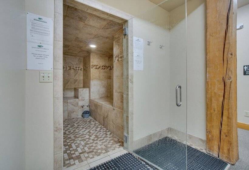 Family Friendly Cabin: Sled Hill & Hot Tub Access