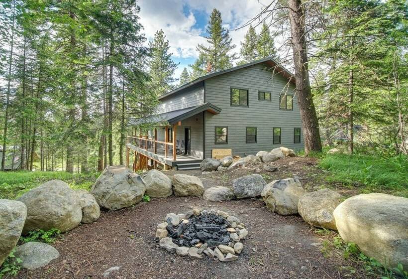 Family Friendly Cabin: Sled Hill & Hot Tub Access