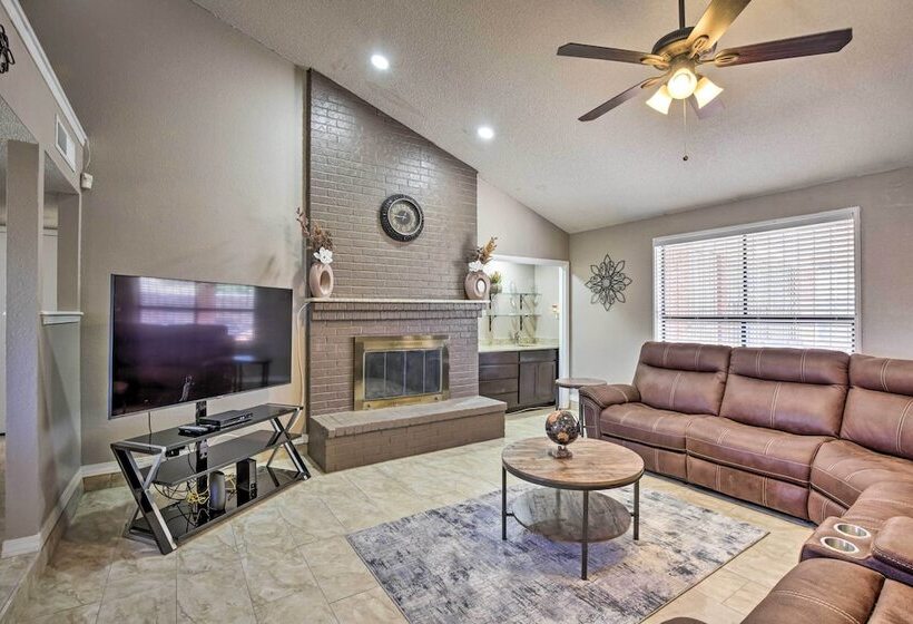 Family Friendly El Paso Abode W/ Large Yard!