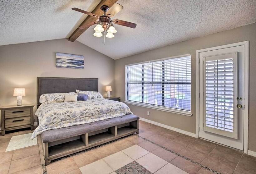 Family Friendly El Paso Abode W/ Large Yard!