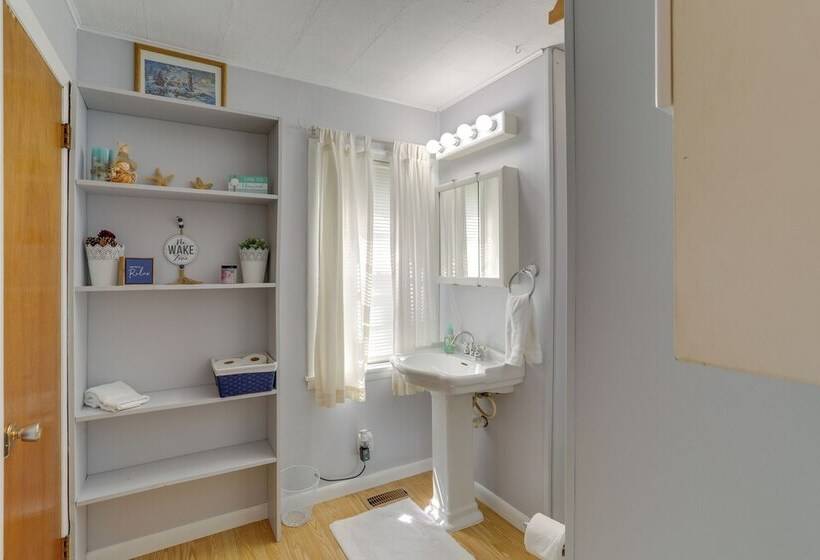 Tumbling Shoals Home W/ Private Yard + Grill!