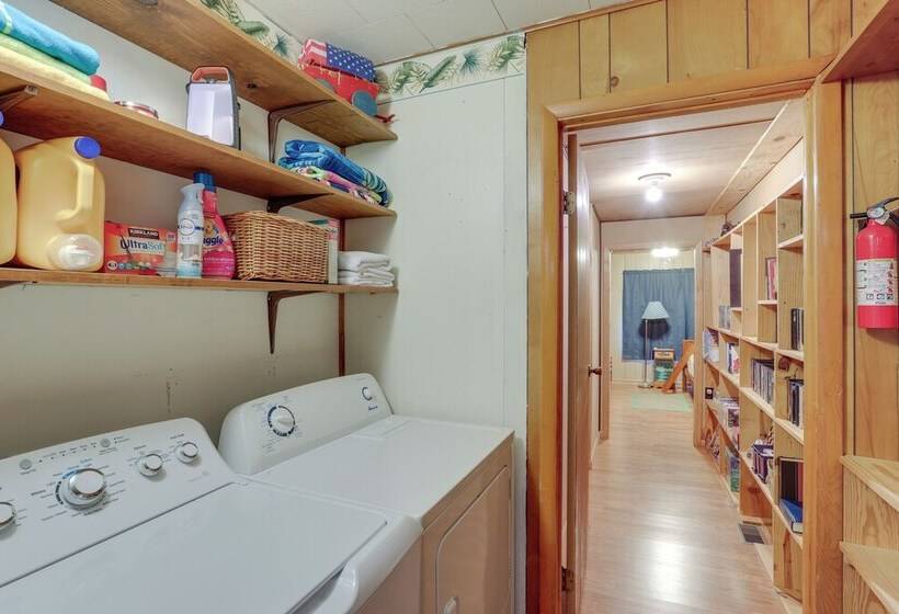 Tumbling Shoals Home W/ Private Yard + Grill!