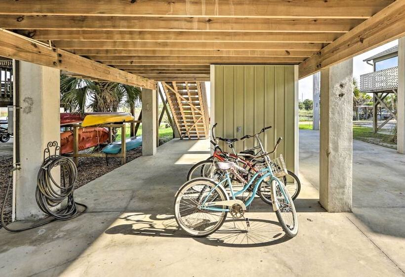 Family Friendly Waterfront Oasis: 7 Miles To Beach