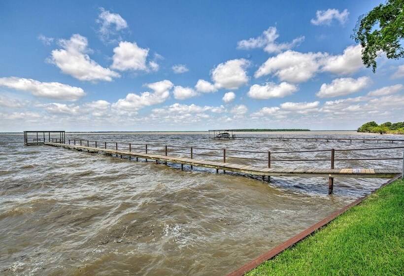 Cedar Creek Lake Access: Retreat W/ Deck