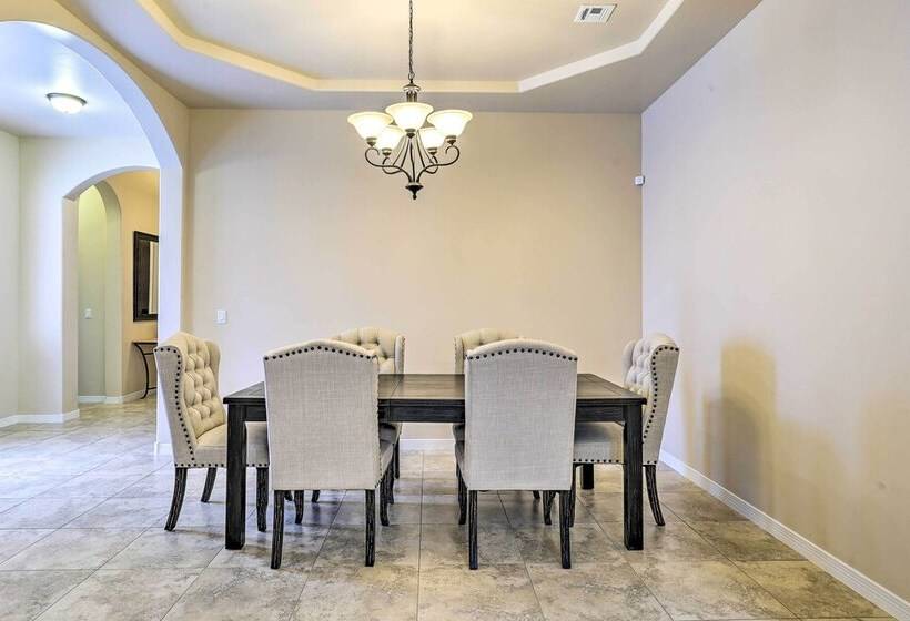 Family Retreat: 2 Blocks To Sonoma Golf Club!