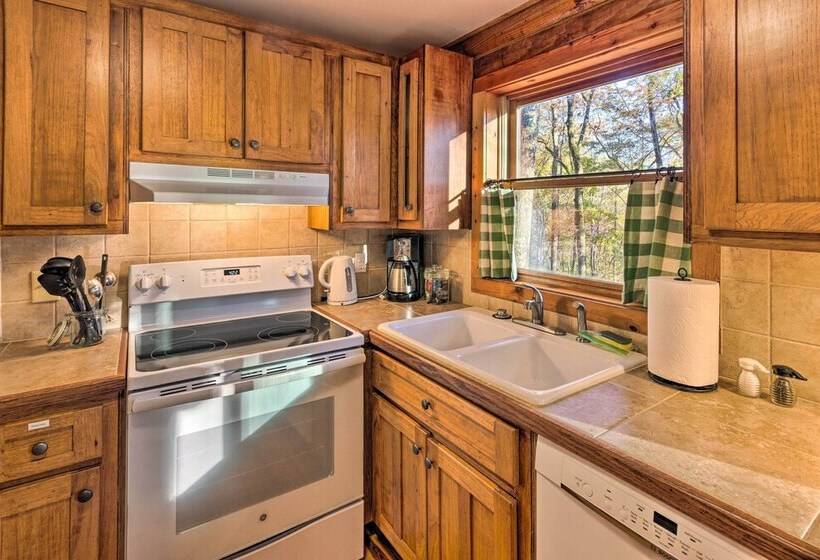 Blue Ridge Mtn Cabin Near Hiking & Biking Trails!